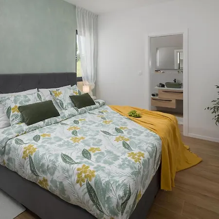 Gorgeous In Sveti Petar u Sumi