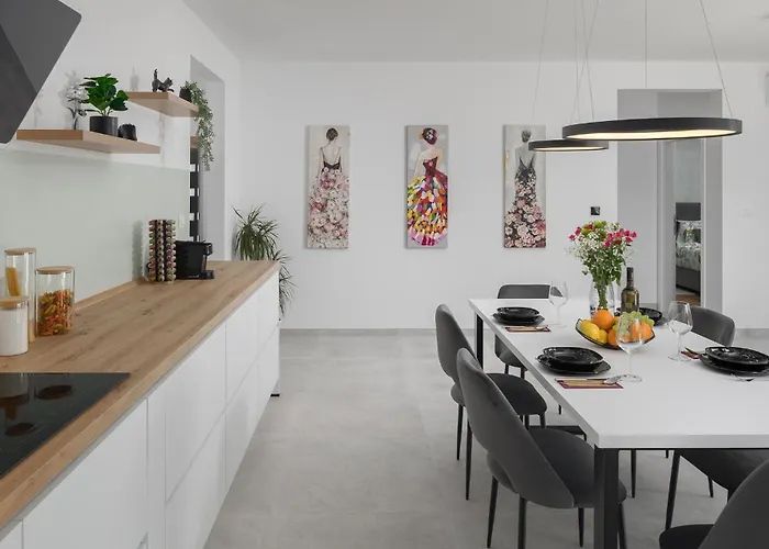 Gorgeous In * Sveti Petar u Sumi